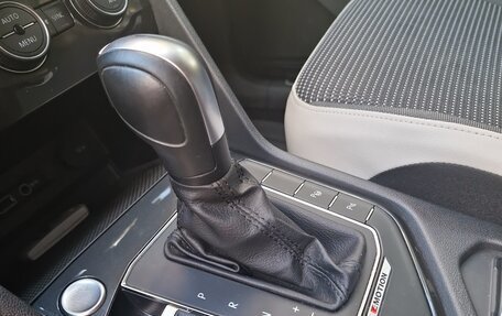 Volkswagen Tiguan II, 2019 год, 2 600 000 рублей, 8 фотография