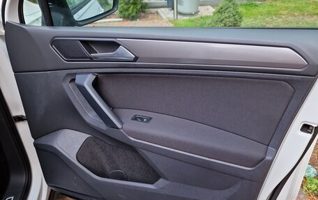 Volkswagen Tiguan II, 2019 год, 2 600 000 рублей, 11 фотография