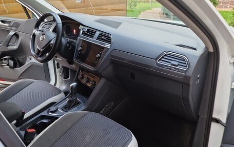 Volkswagen Tiguan II, 2019 год, 2 600 000 рублей, 9 фотография