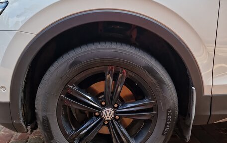 Volkswagen Tiguan II, 2019 год, 2 600 000 рублей, 10 фотография