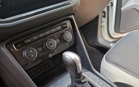 Volkswagen Tiguan II, 2019 год, 2 600 000 рублей, 12 фотография