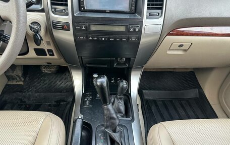 Toyota Land Cruiser Prado 120 рестайлинг, 2004 год, 1 850 000 рублей, 12 фотография