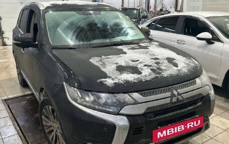Mitsubishi Outlander III рестайлинг 3, 2019 год, 2 499 777 рублей, 2 фотография