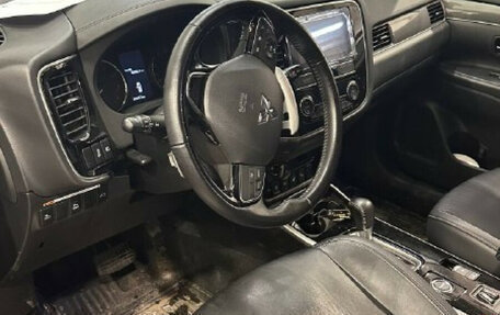 Mitsubishi Outlander III рестайлинг 3, 2019 год, 2 499 777 рублей, 3 фотография