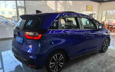 Honda Fit, 2023 год, 1 850 000 рублей, 4 фотография