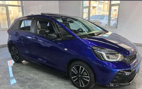 Honda Fit, 2023 год, 1 850 000 рублей, 2 фотография