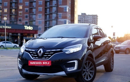 Renault Kaptur I рестайлинг, 2021 год, 1 650 000 рублей, 2 фотография