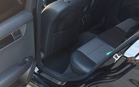 Mercedes-Benz C-Класс, 2011 год, 1 950 000 рублей, 10 фотография