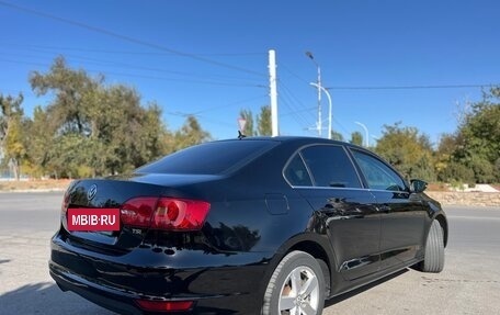 Volkswagen Jetta VI, 2011 год, 1 070 000 рублей, 4 фотография