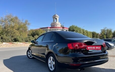 Volkswagen Jetta VI, 2011 год, 1 070 000 рублей, 5 фотография