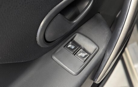 Renault Logan II, 2019 год, 985 000 рублей, 17 фотография