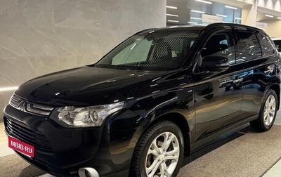 Mitsubishi Outlander III рестайлинг 3, 2013 год, 1 799 000 рублей, 1 фотография