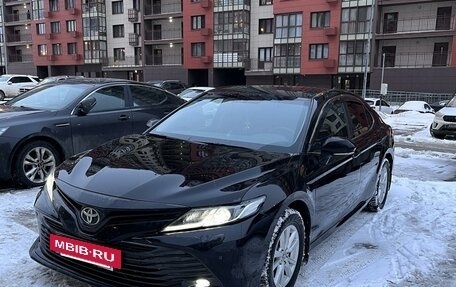 Toyota Camry, 2020 год, 2 620 000 рублей, 2 фотография