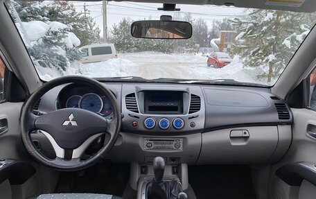 Mitsubishi L200 IV рестайлинг, 2007 год, 900 000 рублей, 11 фотография