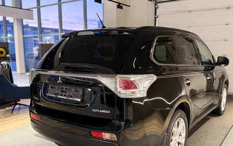 Mitsubishi Outlander III рестайлинг 3, 2013 год, 1 799 000 рублей, 5 фотография