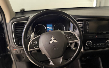 Mitsubishi Outlander III рестайлинг 3, 2013 год, 1 799 000 рублей, 12 фотография