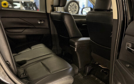 Mitsubishi Outlander III рестайлинг 3, 2013 год, 1 799 000 рублей, 19 фотография