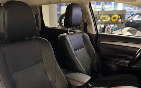 Mitsubishi Outlander III рестайлинг 3, 2013 год, 1 799 000 рублей, 21 фотография