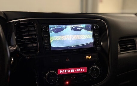 Mitsubishi Outlander III рестайлинг 3, 2013 год, 1 799 000 рублей, 14 фотография