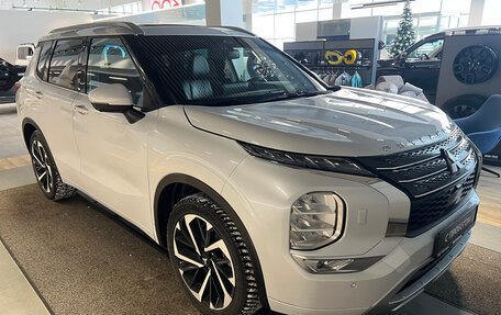 Mitsubishi Outlander, 2021 год, 3 499 000 рублей, 3 фотография