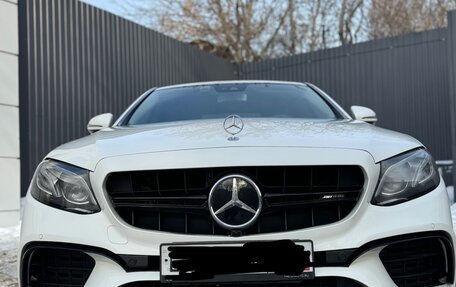 Mercedes-Benz E-Класс, 2019 год, 2 900 000 рублей, 3 фотография