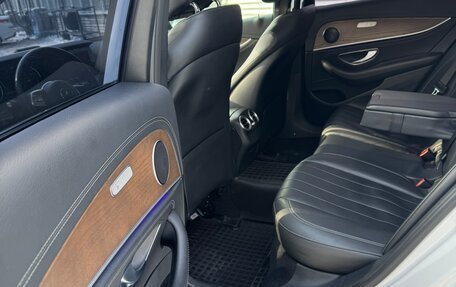 Mercedes-Benz E-Класс, 2019 год, 2 900 000 рублей, 11 фотография