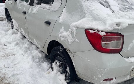 Renault Logan II, 2018 год, 395 000 рублей, 2 фотография