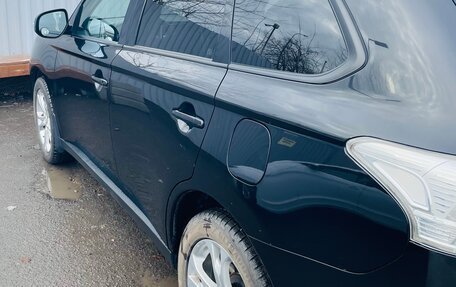 Mitsubishi Outlander III рестайлинг 3, 2012 год, 1 700 000 рублей, 7 фотография