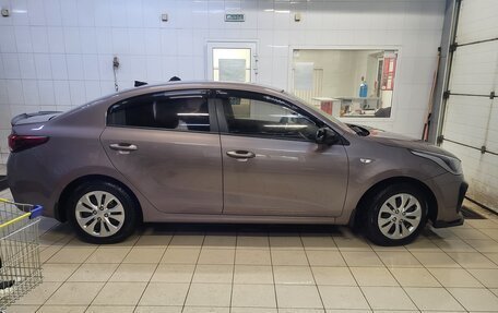 KIA Rio IV, 2018 год, 1 100 000 рублей, 10 фотография