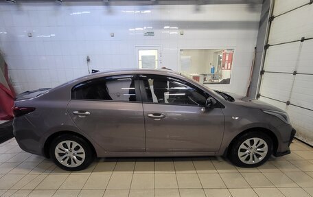 KIA Rio IV, 2018 год, 1 100 000 рублей, 8 фотография