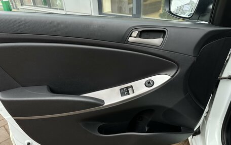 Hyundai Solaris II рестайлинг, 2015 год, 890 000 рублей, 5 фотография