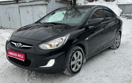 Hyundai Solaris II рестайлинг, 2012 год, 700 000 рублей, 1 фотография