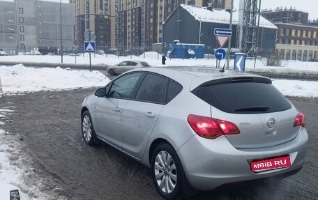 Opel Astra J, 2010 год, 580 000 рублей, 1 фотография