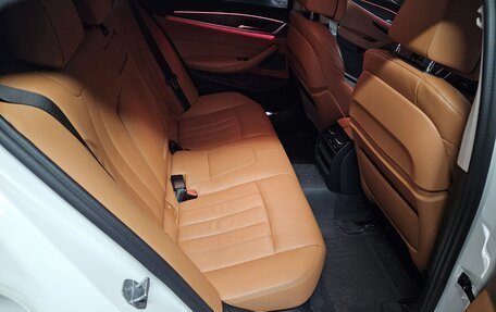 BMW 5 серия, 2018 год, 3 900 000 рублей, 14 фотография