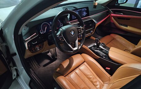 BMW 5 серия, 2018 год, 3 900 000 рублей, 21 фотография