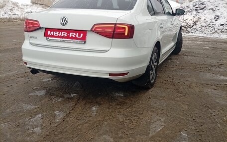 Volkswagen Jetta VI, 2017 год, 1 700 000 рублей, 2 фотография