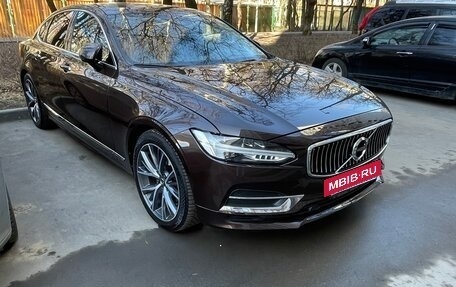Volvo S90 II рестайлинг, 2020 год, 4 000 000 рублей, 2 фотография