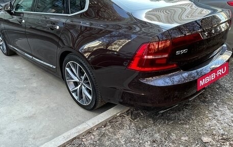 Volvo S90 II рестайлинг, 2020 год, 4 000 000 рублей, 5 фотография