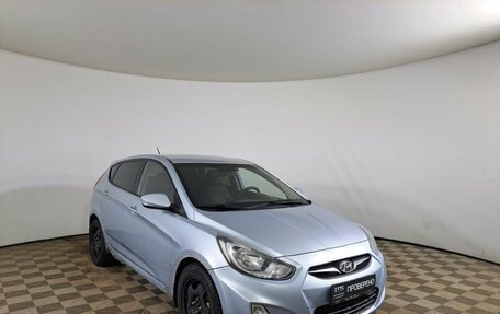 Hyundai Solaris II рестайлинг, 2011 год, 595 000 рублей, 3 фотография