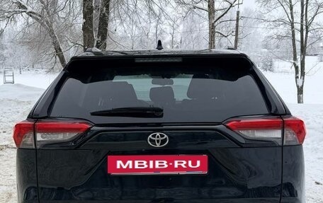 Toyota RAV4, 2020 год, 3 000 000 рублей, 2 фотография