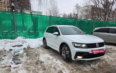Volkswagen Tiguan II, 2018 год, 2 650 000 рублей, 2 фотография