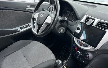 Hyundai Solaris II рестайлинг, 2012 год, 700 000 рублей, 9 фотография