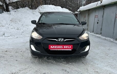 Hyundai Solaris II рестайлинг, 2012 год, 700 000 рублей, 2 фотография