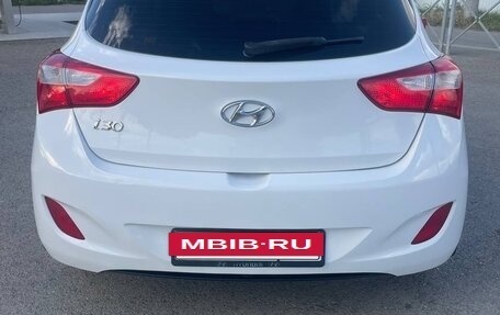 Hyundai i30 II рестайлинг, 2013 год, 810 000 рублей, 2 фотография