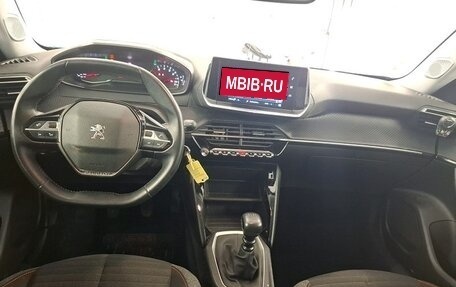 Peugeot 2008 II, 2022 год, 1 540 000 рублей, 5 фотография