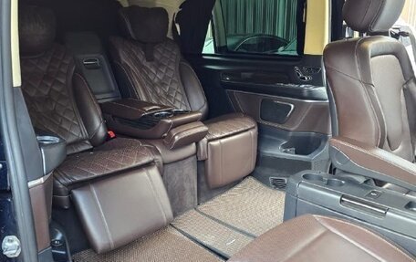 Mercedes-Benz V-Класс, 2017 год, 4 000 000 рублей, 9 фотография