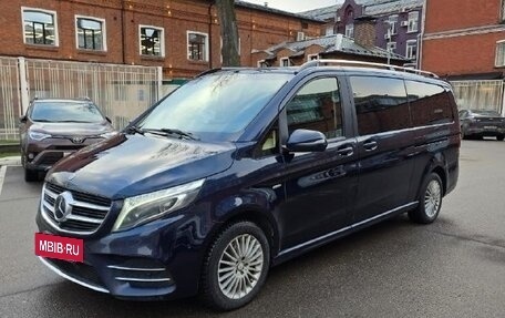 Mercedes-Benz V-Класс, 2017 год, 4 000 000 рублей, 5 фотография