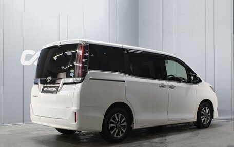 Toyota Esquire I, 2019 год, 2 550 000 рублей, 2 фотография