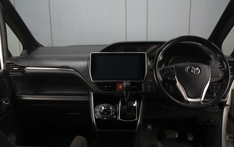 Toyota Esquire I, 2019 год, 2 550 000 рублей, 5 фотография