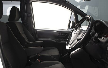 Toyota Esquire I, 2019 год, 2 550 000 рублей, 10 фотография